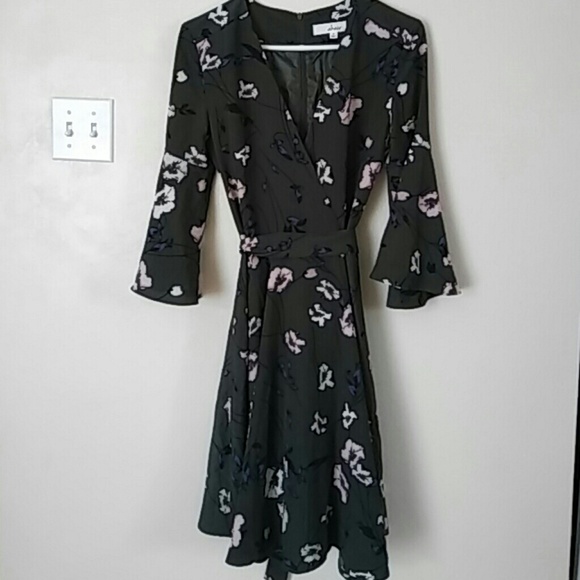 Akaiv Dresses & Skirts - Adorable Spring Floral Dress